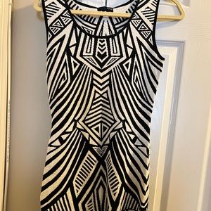 NWT Aqua geo print dress size Small